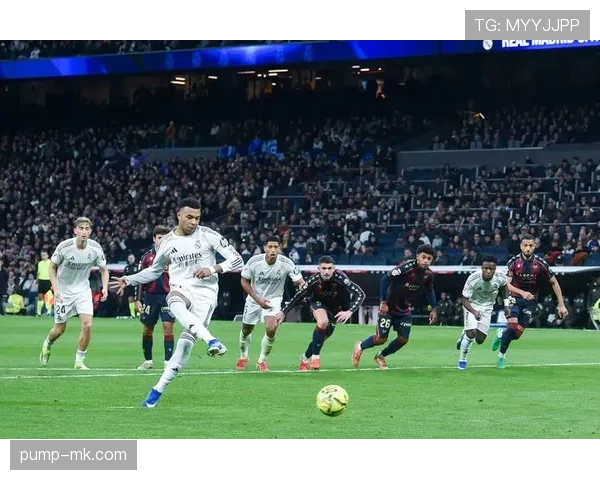 伯纳乌翻新首秀开启西甲新篇章,球迷回归见证传奇球场焕发新生 伯纳乌翻新首秀开启西甲新篇章,球迷回归见证传奇球场焕发新生